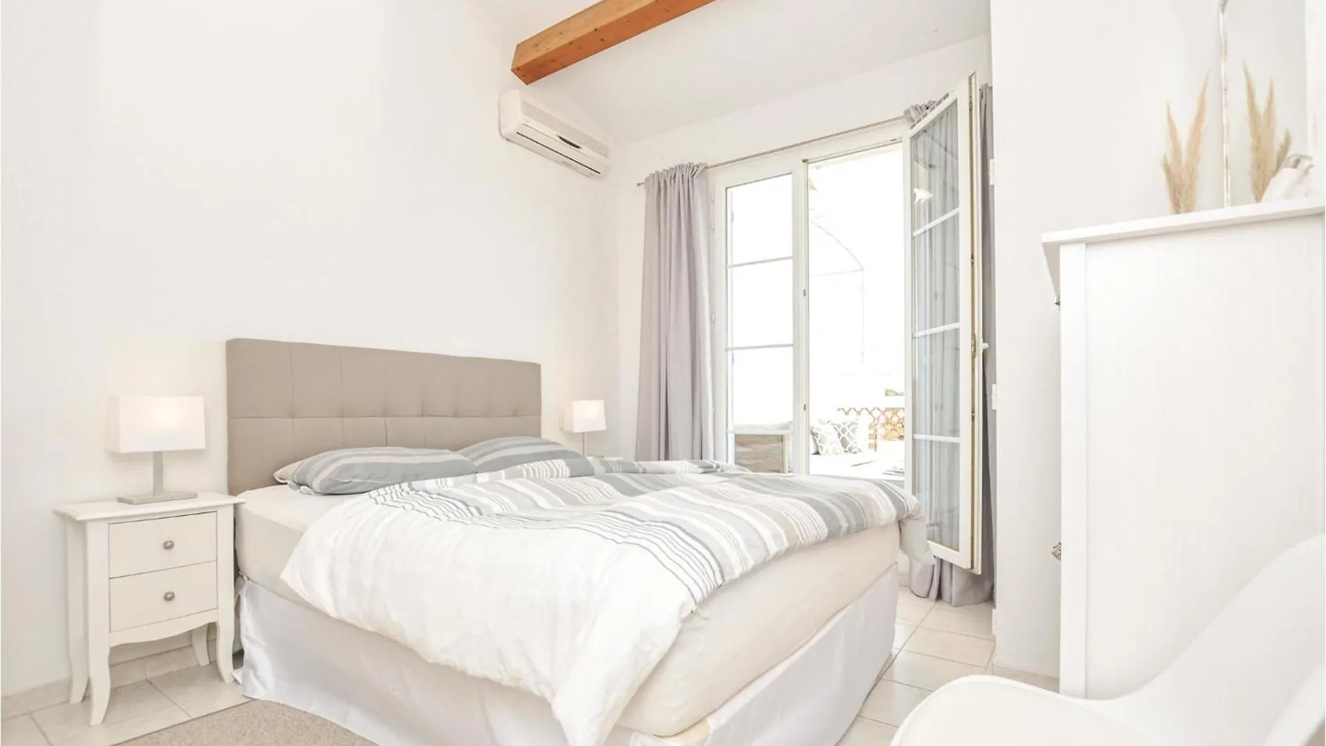 Nice Home In Les Issambres With Kitchen
