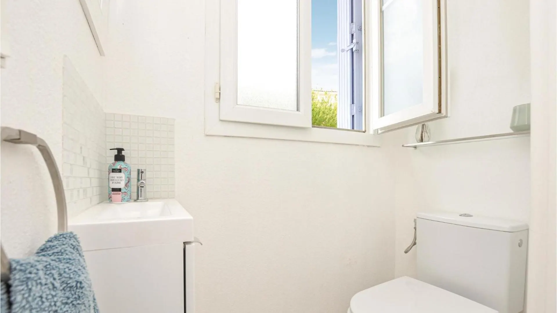 Nice Home In Les Issambres With Kitchen Holiday home