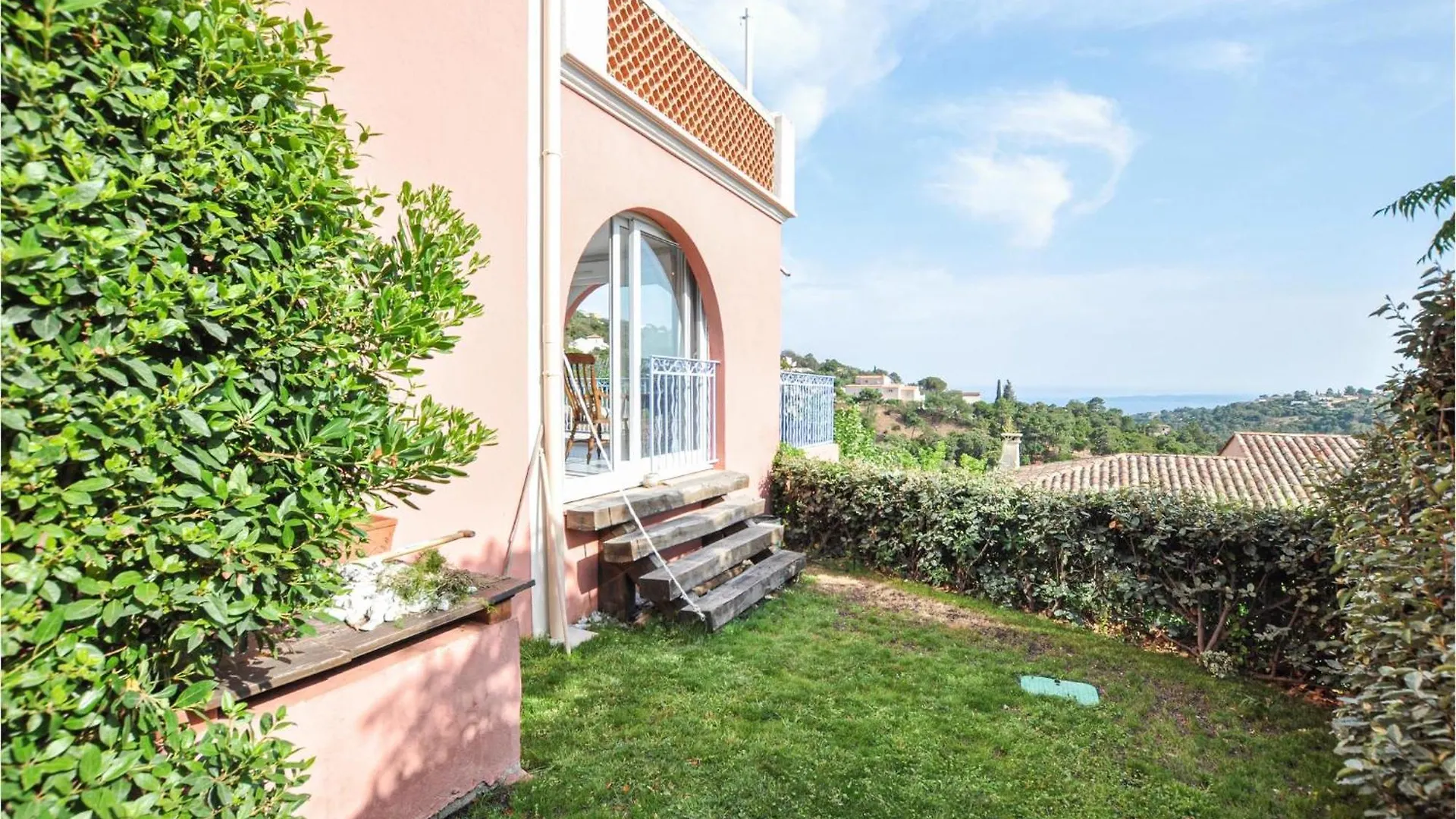 Nice Home In Les Issambres With Kitchen Holiday home