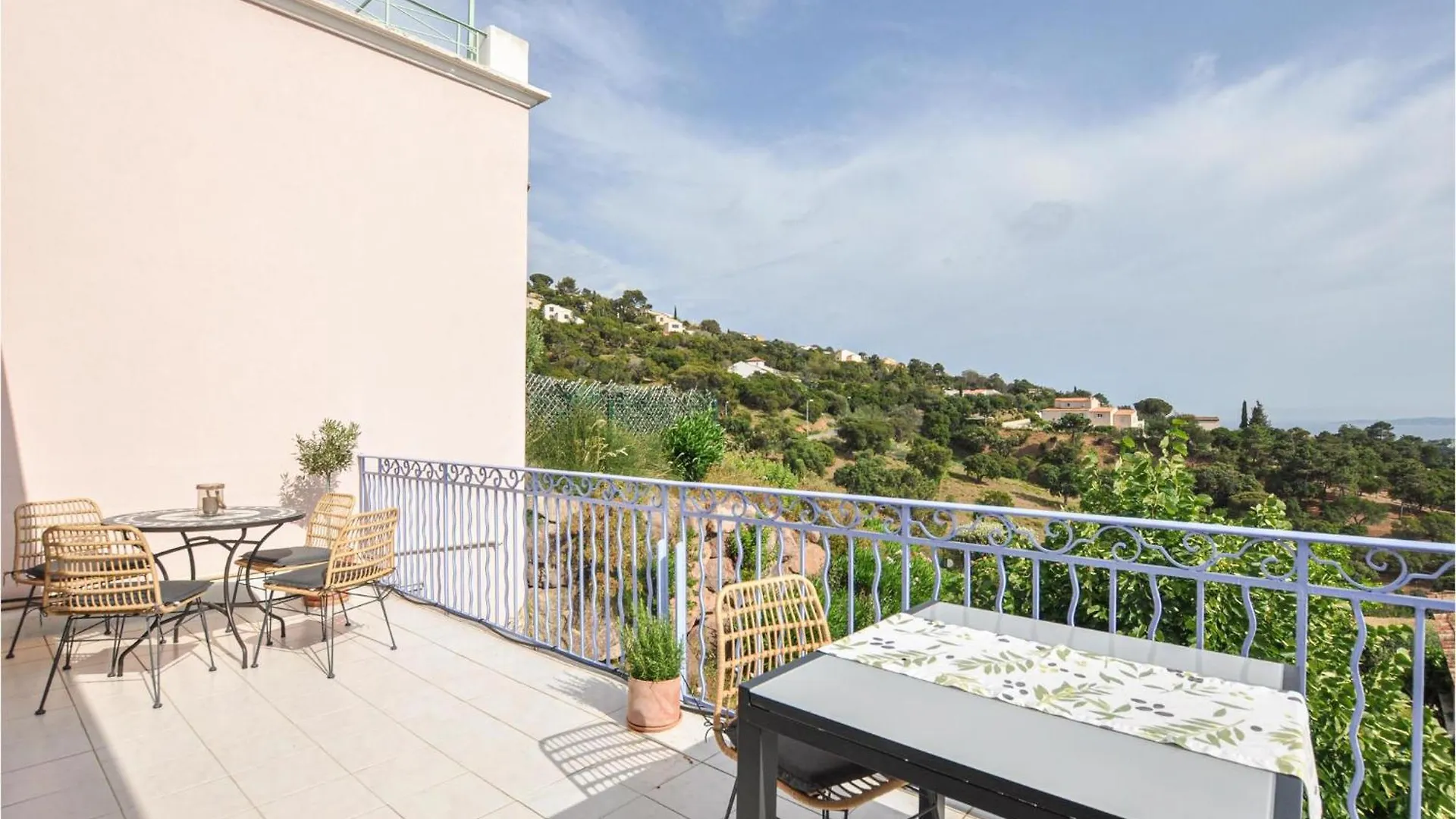 Nice Home In Les Issambres With Kitchen 0*,